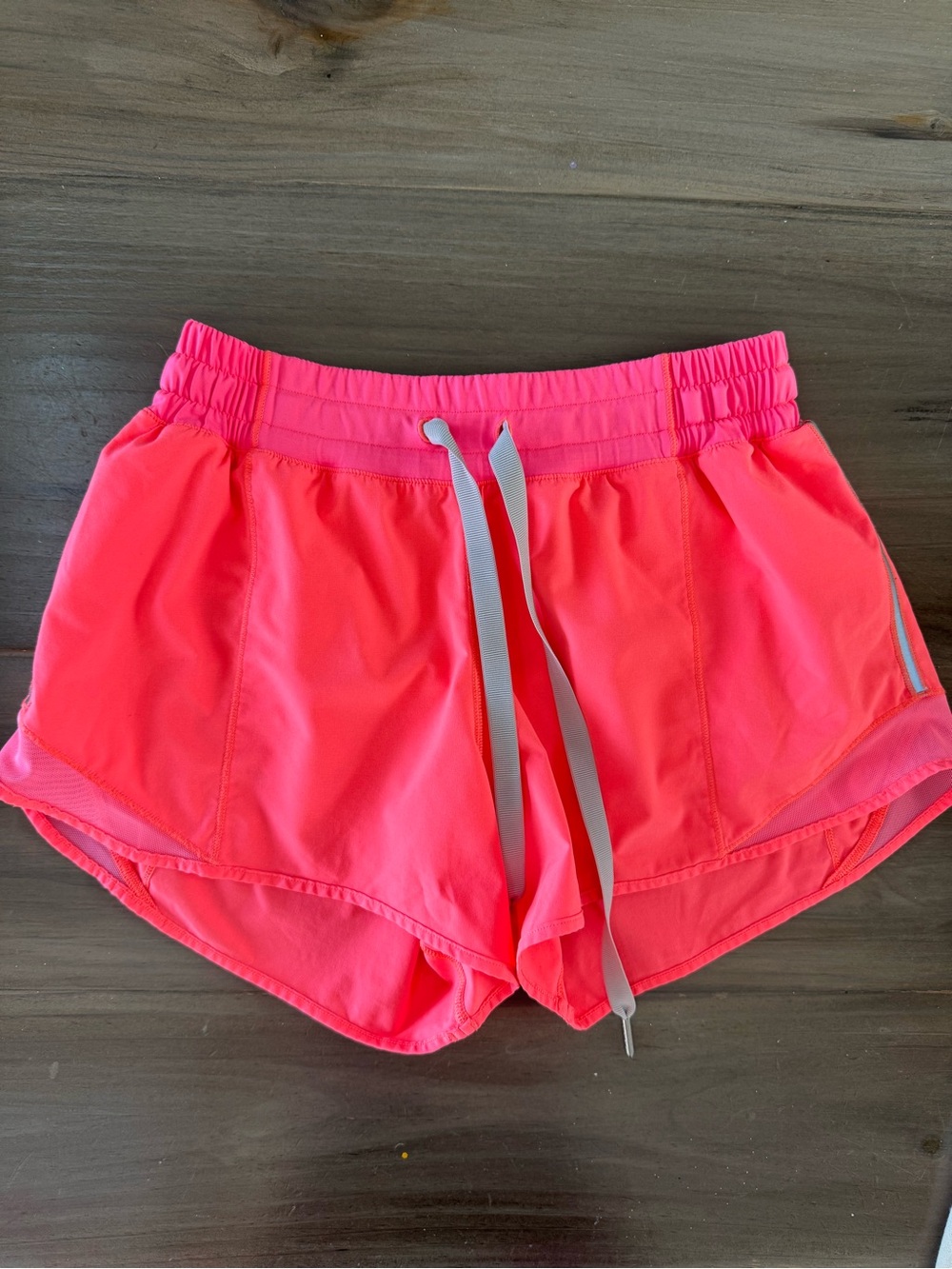 Lululemon Hotty Hot Short 3” Women’s 6 Hot Pink